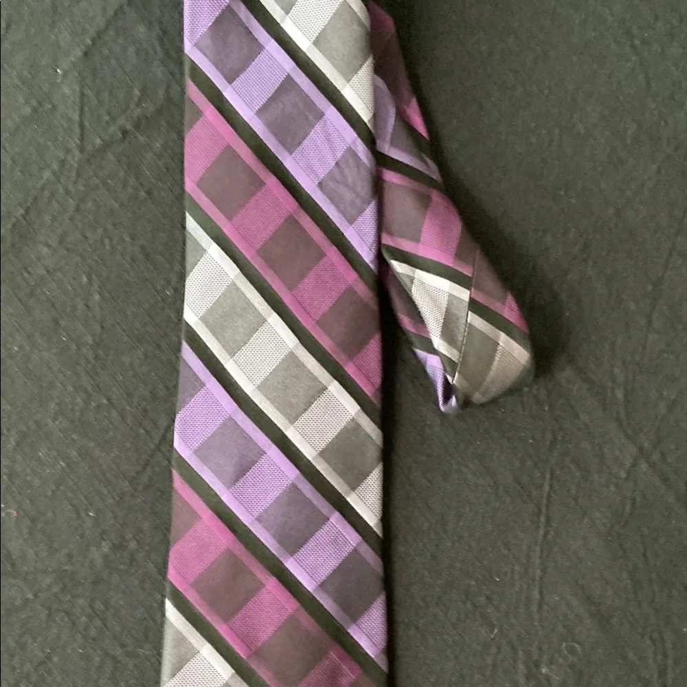 Perry Ellis Classic Purple and Gray Tie